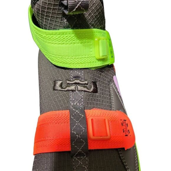 Nike LeBron Soldier 13 XIII Youth 7 Basketball Shoes Sneakers thunder gray - Picture 11 of 16